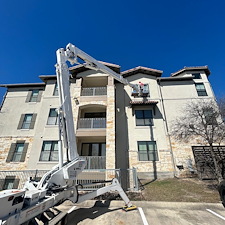 Bright-Choice-Delivers-Superior-Exterior-Window-Cleaning-for-San-Antonio-Apartment-Complex 2